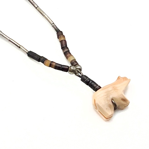 Vintage 80's Native American Carved Bear Fetish Necklace - Picture 2 of 4